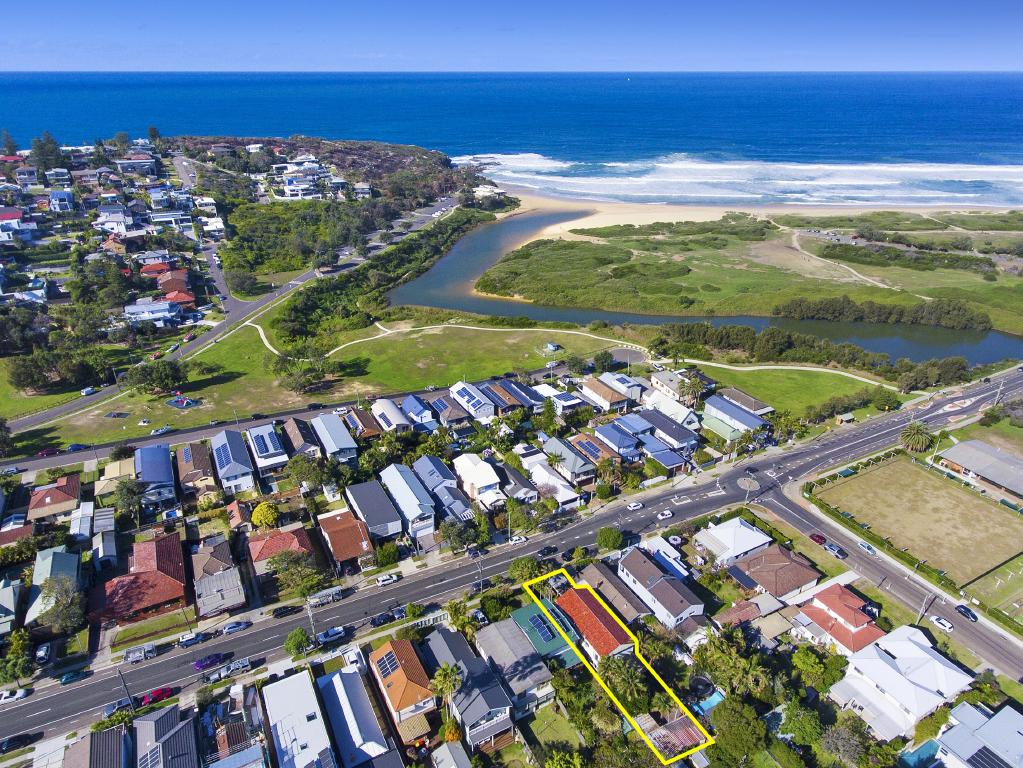 8 Griffin Rd, North Curl Curl NSW REAL ESTATE