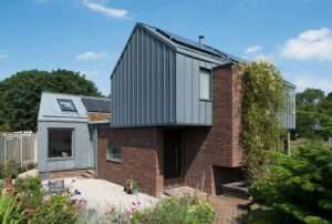 low-carbon-footprint-countryside-house-built-at-just-3-percent-of-initial-budget