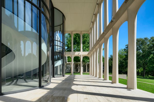 The curve of the stairways is echoed in Beck House’s archways.