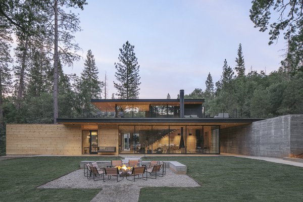 Dan Weber of Anacapa Architecture said that the design for the clubhouse was inspired by the work of Richard Neutra, and by Mies van der Rohe's Barcelona Pavilion.