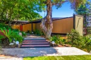 becks-former-post-and-beam-midcentury-home-lists-for-5m