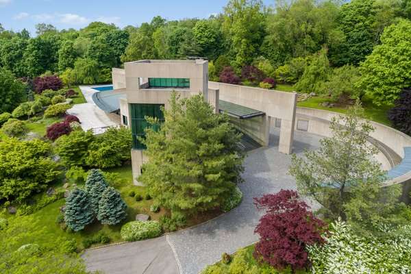Rare Viñoly-Designed Estate Debuts on Market For $9.75M