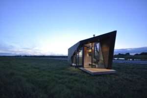 a-182-square-foot-tiny-home-in-the-netherlands-is-shaped-like-a-leaf