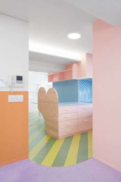 This Tokyo Apartment’s Kaleidoscopic Kitchen Delights With Cotton Candy Colors