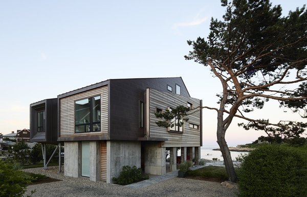 Architect William Ruhl renovated his vacation home on the Massachusetts coast for a family member who uses a wheelchair.