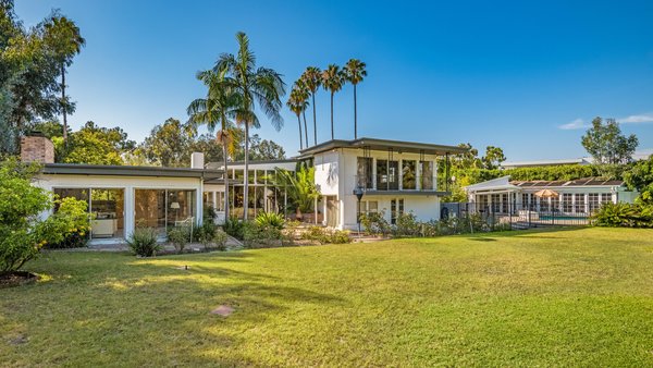 Available for the first time since the 1950s, the Brittain-Wachs Residence is a unique slice of architectural history. The 4,300-square-foot home overlooks an expansive green lawn.