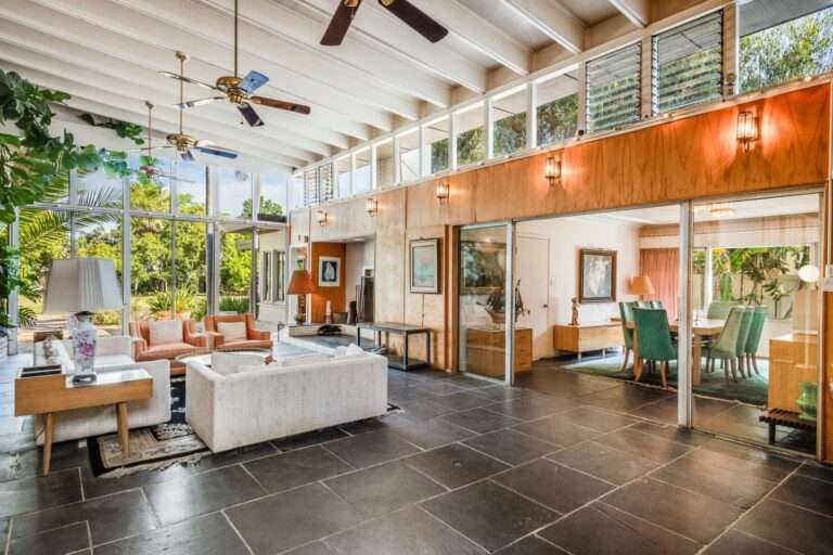 A Midcentury Time Capsule House Is Available for the First Time in Nearly 70 Years