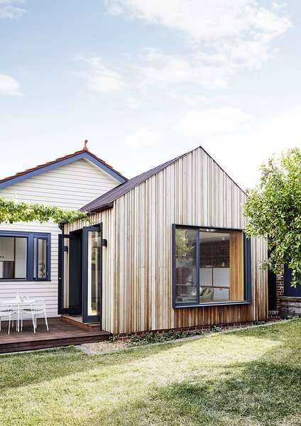 A Compact Australian Bungalow Grows Grander With a Timber-Clad Addition