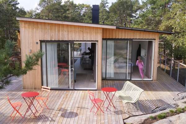 This Idyllic Swedish Summerhouse Can Only be Reached by Boat