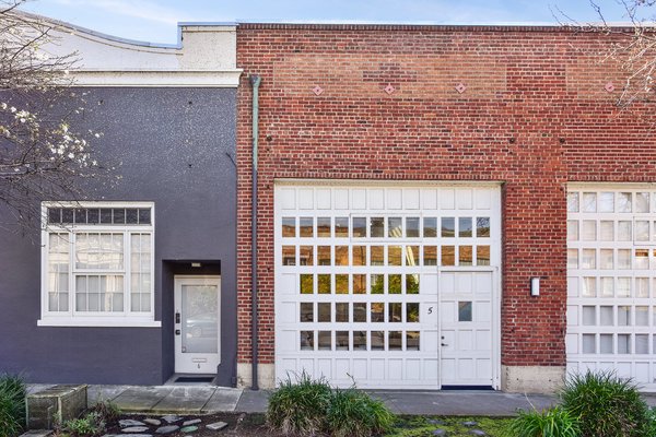 Set on a quiet, tree-lined street in Emeryville, Horton Street Loft #5 is part of a 15-unit, redbrick collective. The loft can be accessed either from a private entrance on 45th Street (as shown) or inside a secure common entranceway.