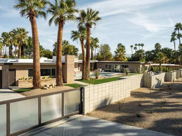 You’d Never Guess This Swanky Midcentury Came Close to Being Demolished