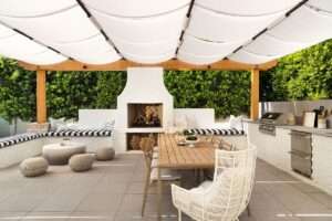 rooftop-kitchens-outdoor-dining-experience-served-with-style