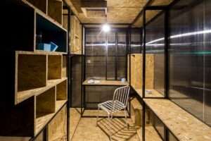 tiny-pop-up-provides-small-living-and-workspace-solutions-with-amazing-modularity