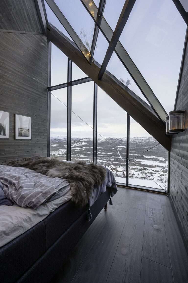 Diamond in the Mountains: Minimalism Meets Nordic Simplicity in Central Norway