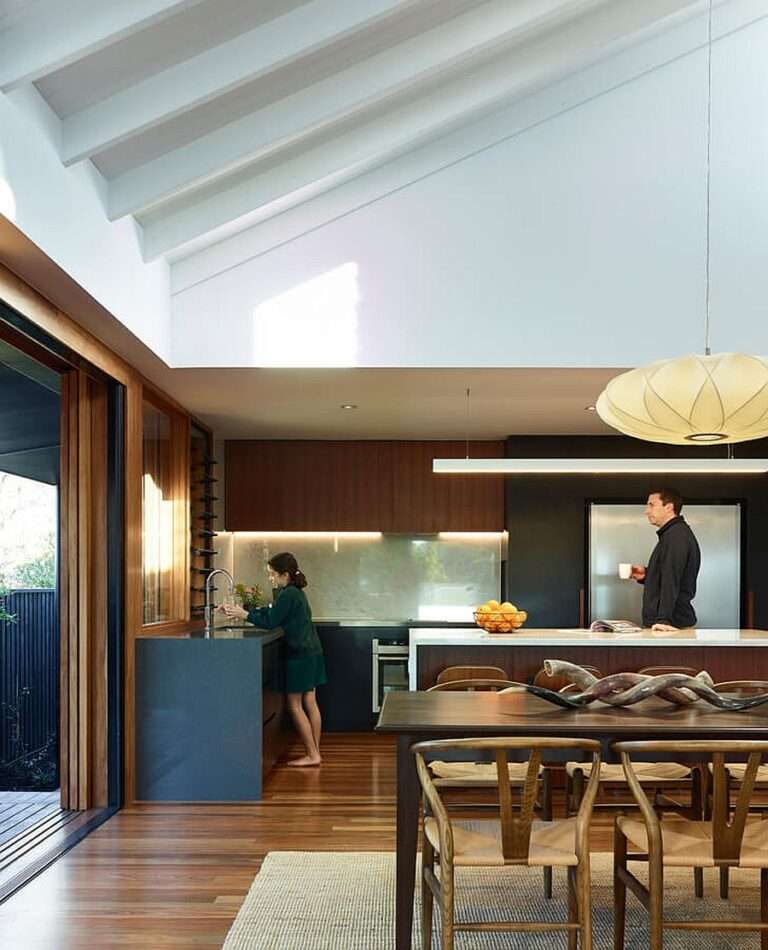 Mitchelton House: New Post-War Architecture in Timber and Brick
