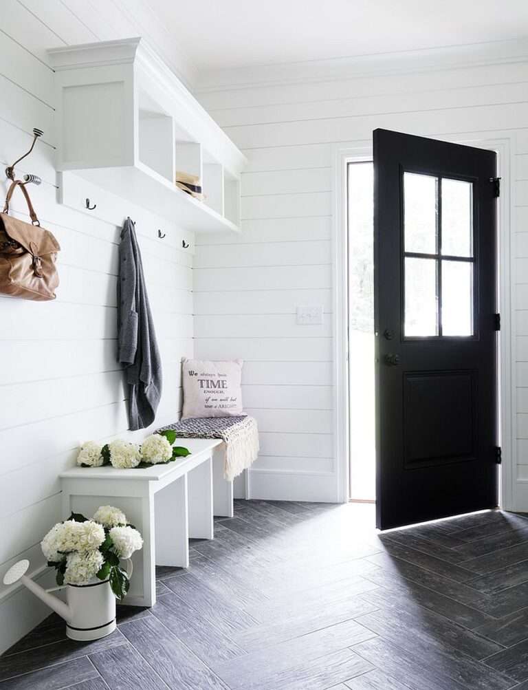 Small and Stylish Mudroom Designs For Any House