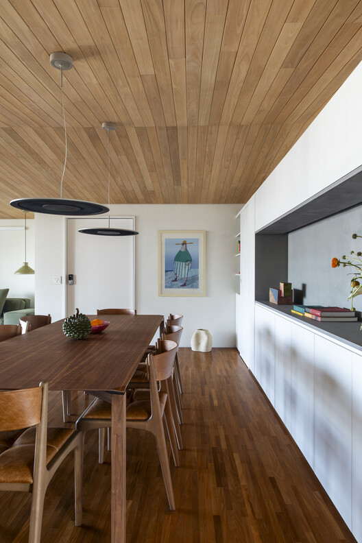 Ariramba Apartment / Estúdio BRA Arquitetura - Interior Photography, Table, Chair, Beam