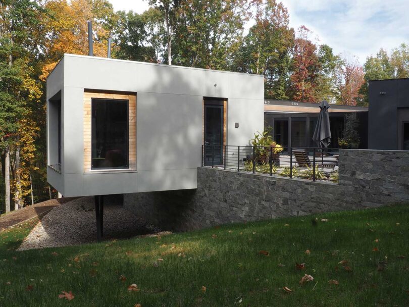 exterior view of cantilevered room off of modern house