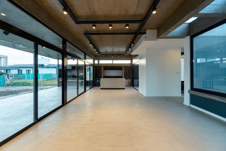 House in Alto Verde / Estudio Giraudo - Interior Photography, Windows