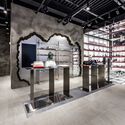 Reebok Flagship Store / NiiiZ Design Lab - Interior Photography, Kitchen, Beam