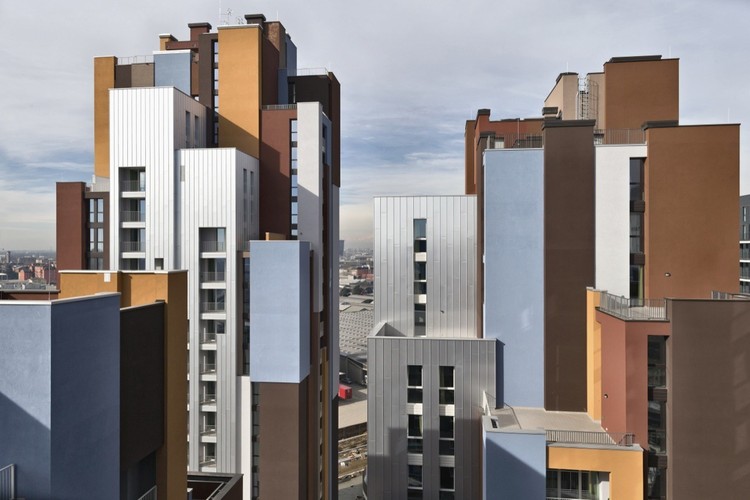 Vertical Urbanism: Milan Highrises Reaching New Heights - Image 3 of 9