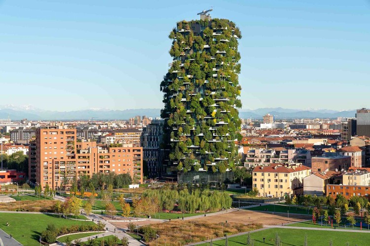 Vertical Urbanism: Milan Highrises Reaching New Heights - Image 1 of 9
