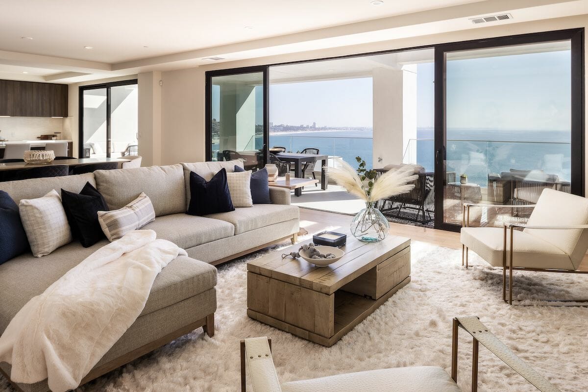 Eclectic, aesthetic living room decor by Decorilla designer Leonora M.