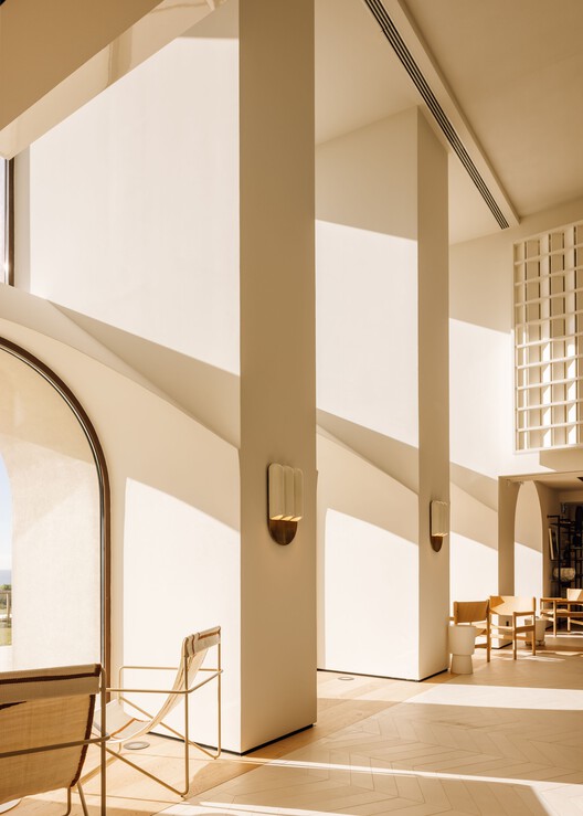 Aethos Ericeira Hotel / Pedra Silva Arquitectos - Interior Photography, Facade, Glass, Beam, Arch, Handrail