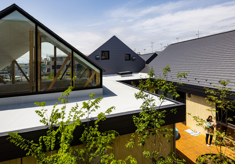 Himawari Nursery School / AKAIKE TOHYAMA ARCHITECTS - Exterior Photography, Facade, Windows