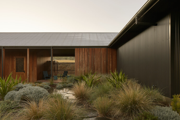 House in the Dry / MRTN Architects - Exterior Photography, Facade