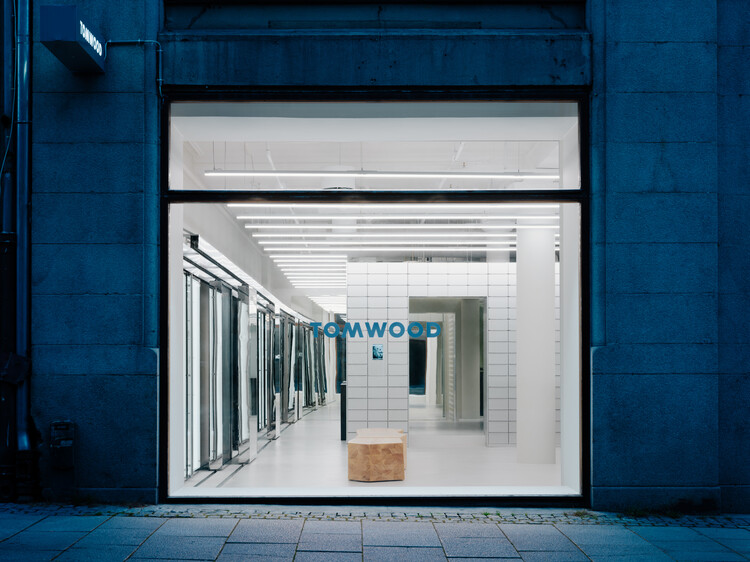 Tom Wood Flagship Oslo / Specific Generic - Interior Photography, Facade