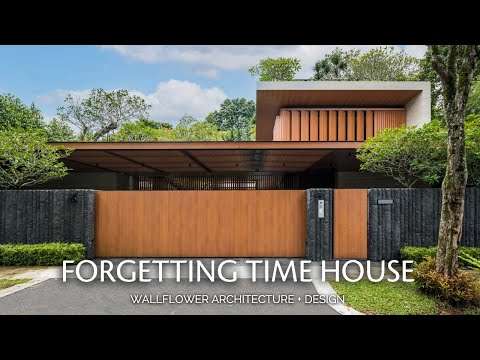 Courtyard House Designed for “Forgetting Time”