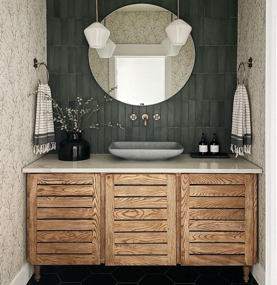 Organic modern bathroom design by Decorilla designer Irina M.