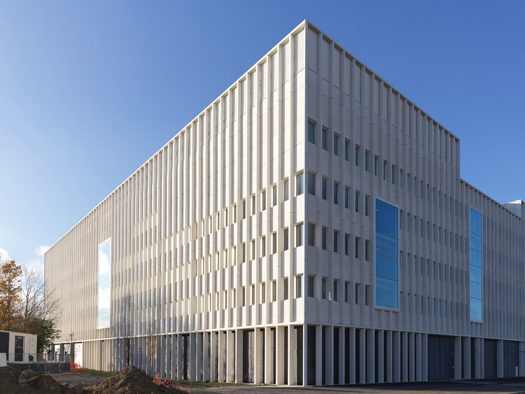Paris-Saclay University Biology-Pharmacy-Chemistry Center / Bernard Tschumi Architects + Groupe-6 architects - Exterior Photography, Facade, Windows
