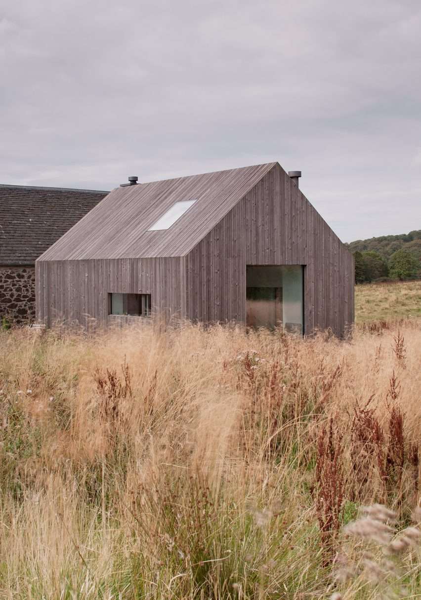 Exterior view of Ann Nisbet Studio's residential project 