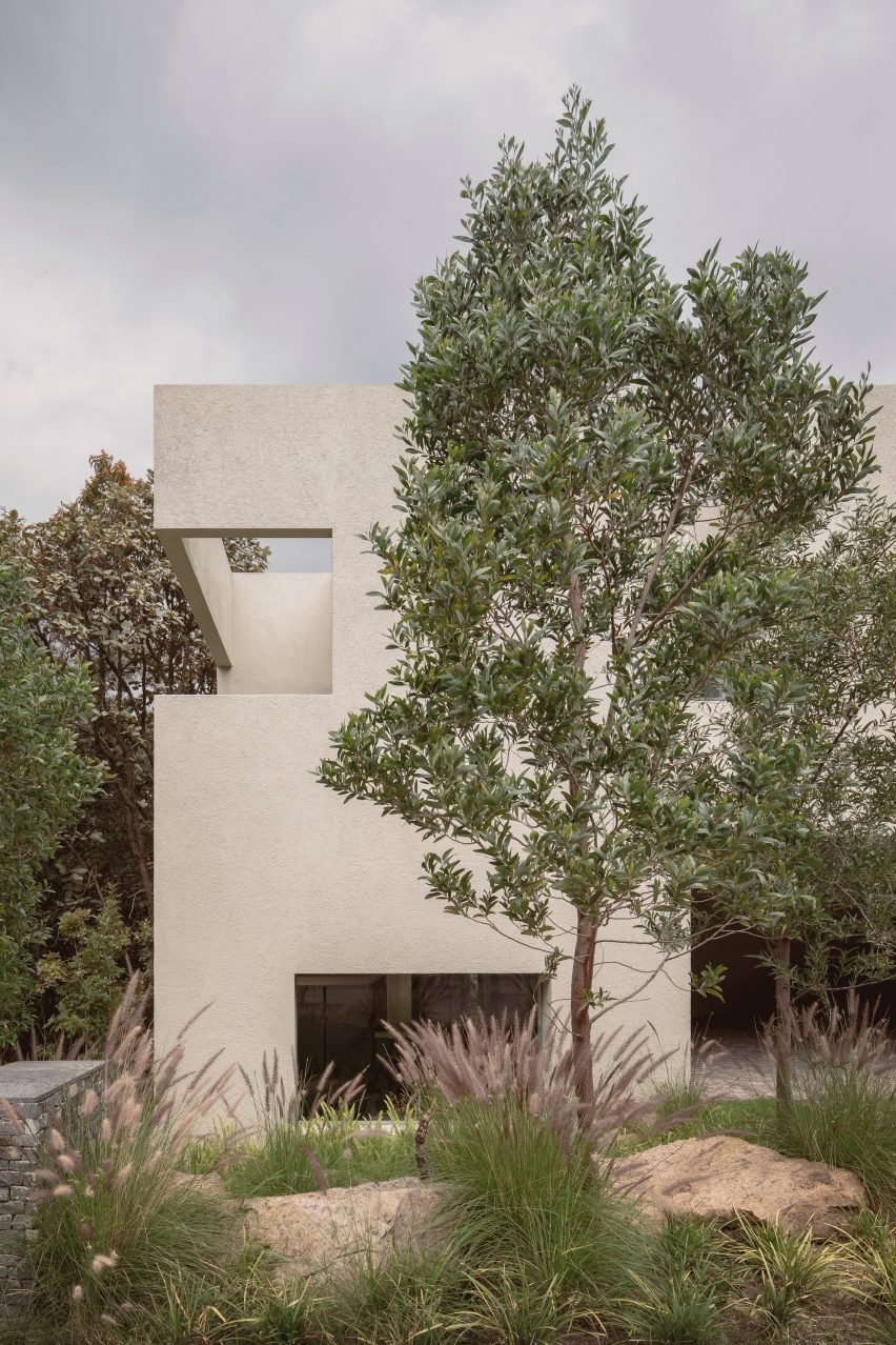 Monolithic concrete Casa Cielo by COA Arquitectura