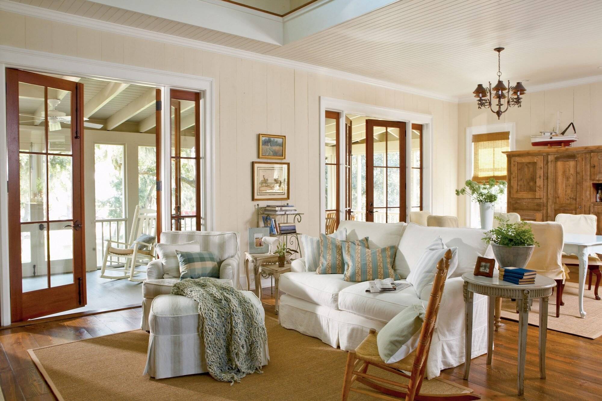 Cottage design white wood accent wall in a traditional yet minimalist living room.