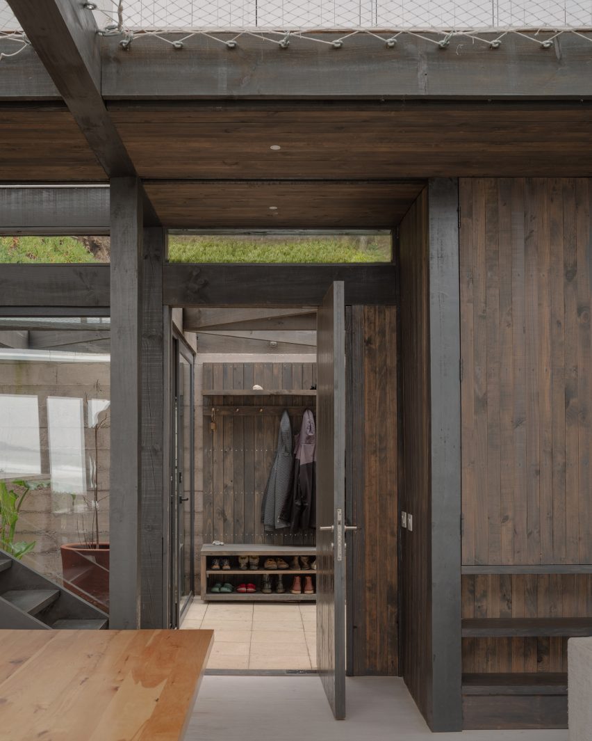 Mudroom at Primeriza House