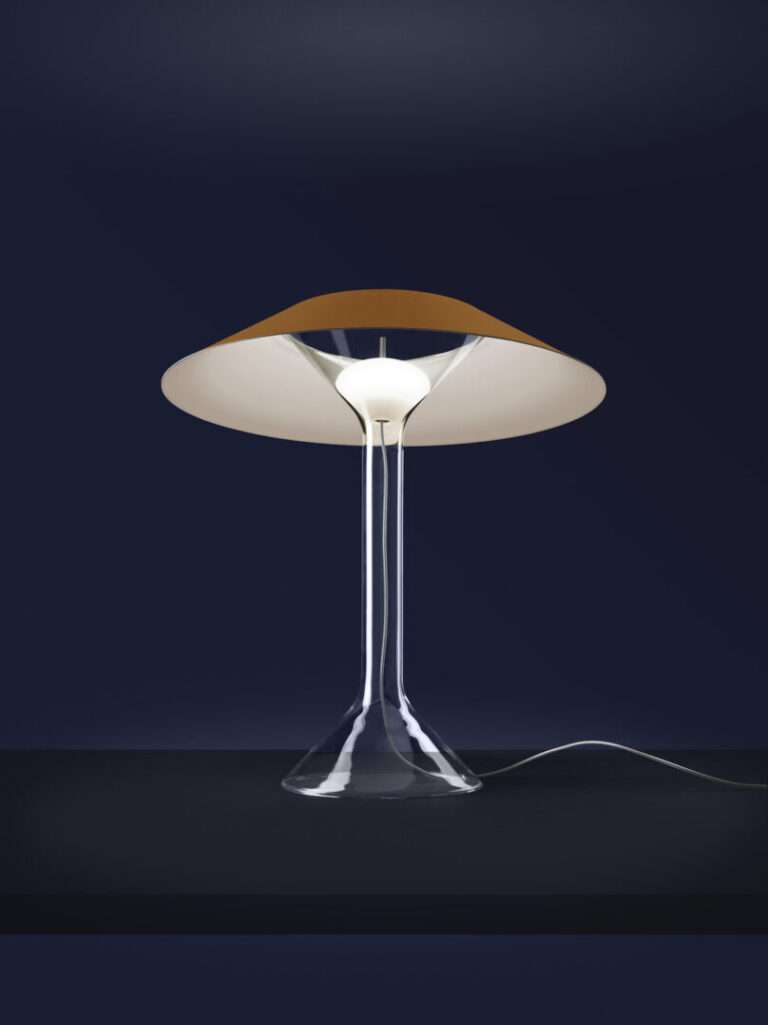 The Chapeaux Light Stuns With Its Vanishing Act