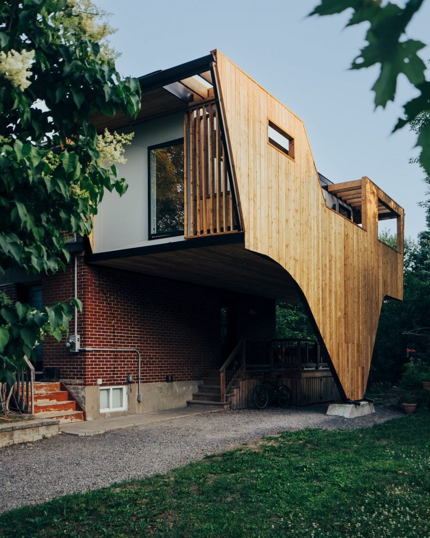 Box with a wrapping screened porch