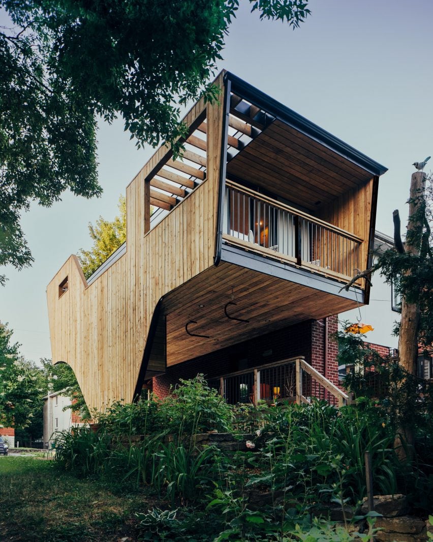 Cedar-clad residential extension by 25:8 Architecture + Urban Design