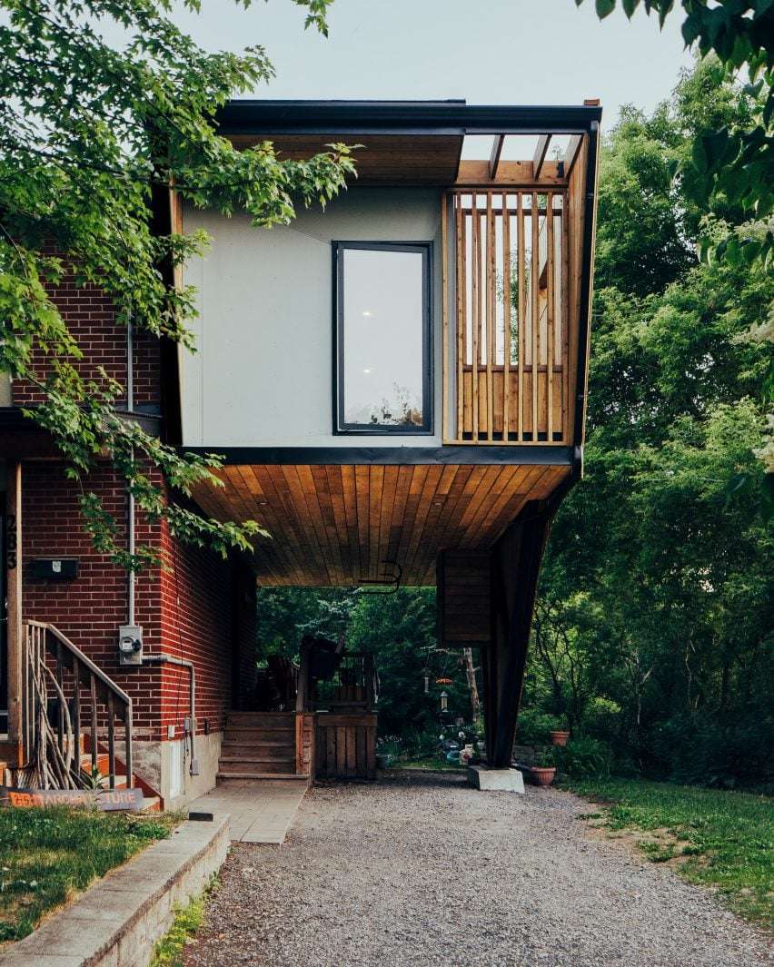 Cedar-clad house extension