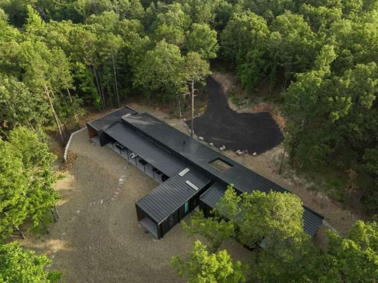 Far + Dang creates long Oklahoma cabin for three families