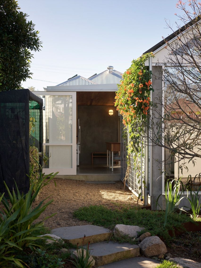 Hopscotch House in Brisbane by John Ellway Architect