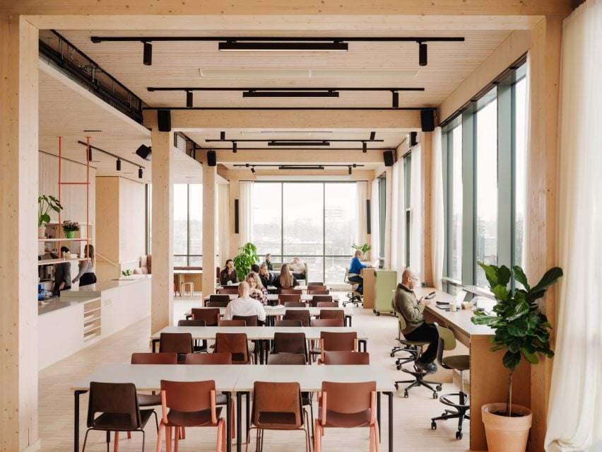 Kitchen and workspace in HasleTre timber office by Oslotre designs in Norway