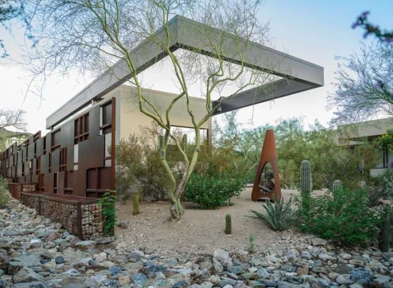 Kendle Design Collaborative creates Flex Pavilion for residence in Arizona desert