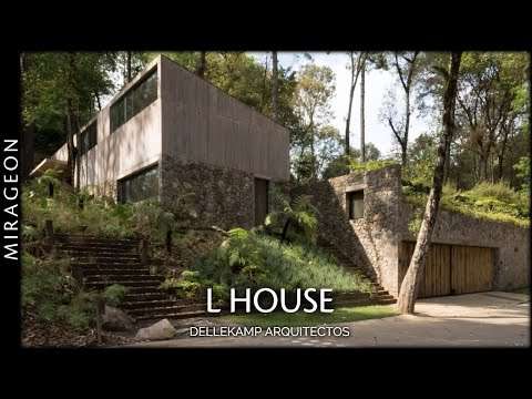 Nature-Embracing Patio House | L House