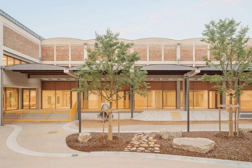 Eugenie Brazier primary school by Vurpas Architectes