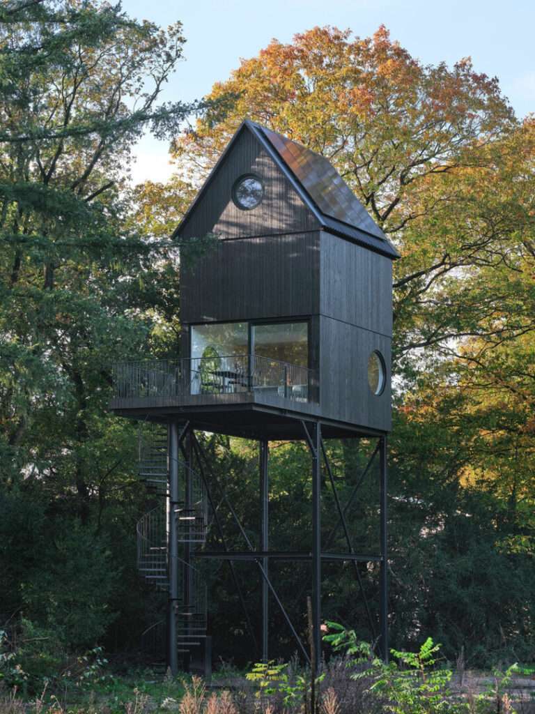 Buitenverblijf Nest: A Modern Cabin Escape Among the Treetops