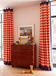 Drapes vs Curtains - Understanding the Differences and Choosing the Right Window Treatments